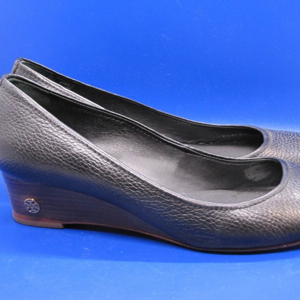Tory Burch Annelise Round Toe 1.5" Low Wedge Black Pebble Leather Size 9.5